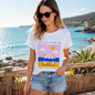 Apportez une touche de fraîcheur et de soleil à votre dressing avec ce T-shirt fluide au style estival. 